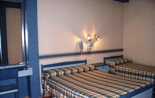 Monte Carlo Hotell Villa Carlos Paz Rum bild